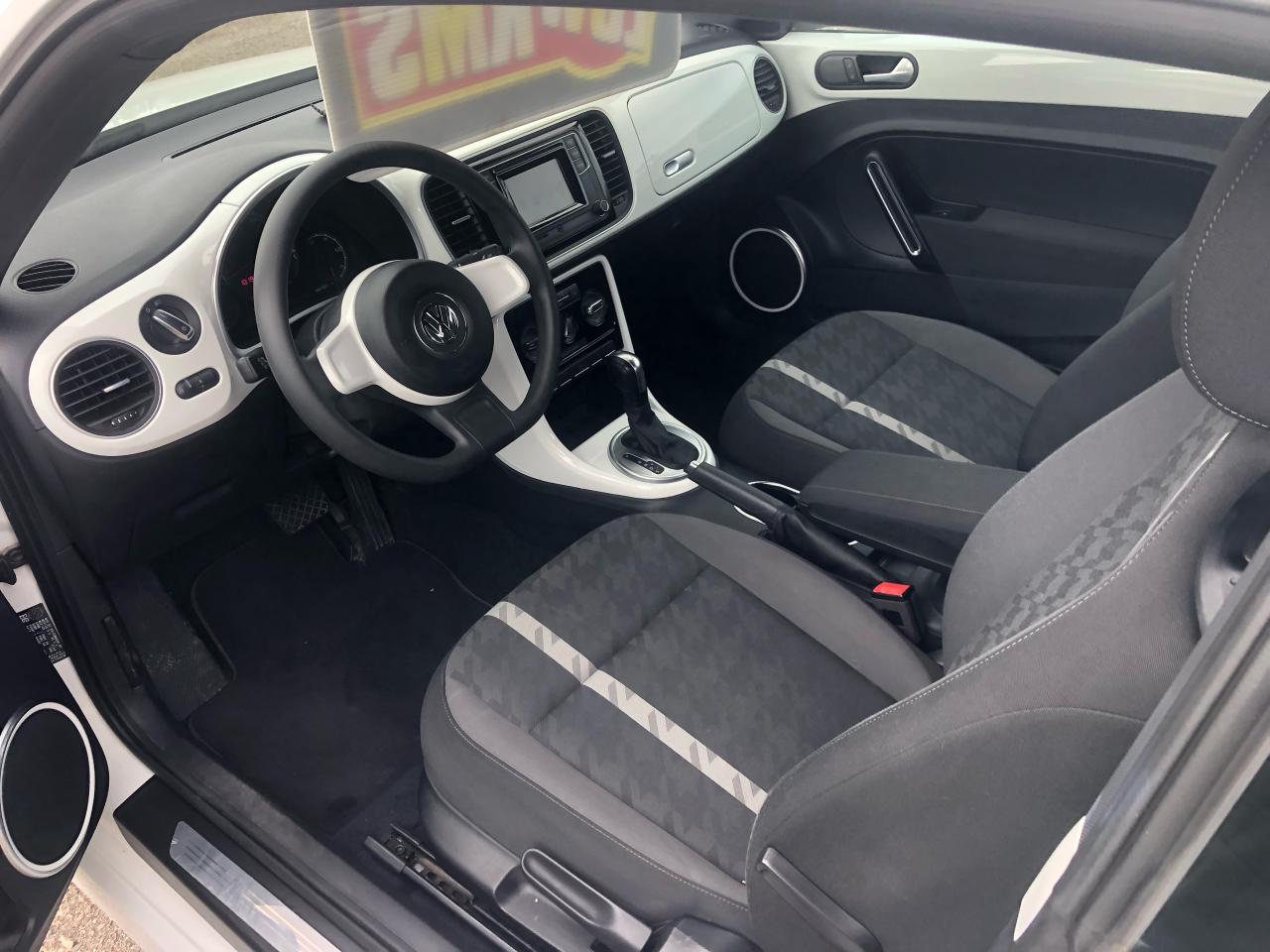 2018 Volkswagen Beetle Trendline - Photo #5