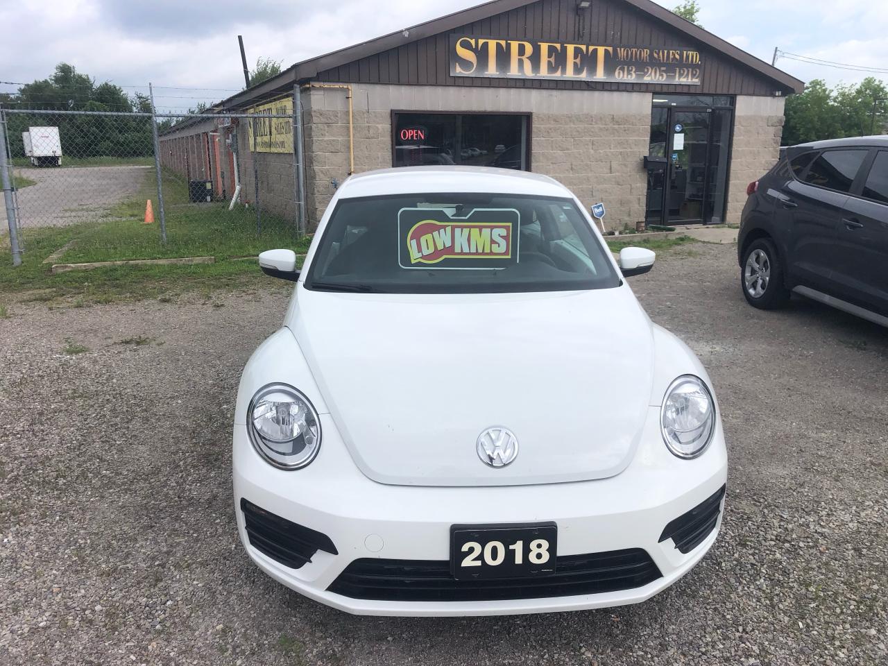 2018 Volkswagen Beetle Trendline - Photo #2