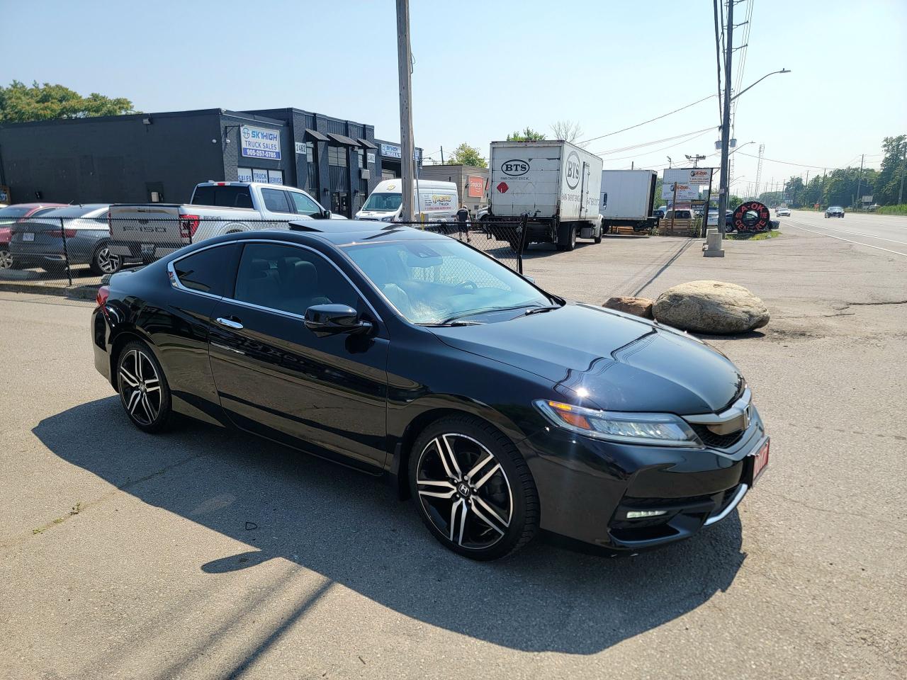 2017 Honda Accord Touring - Photo #3