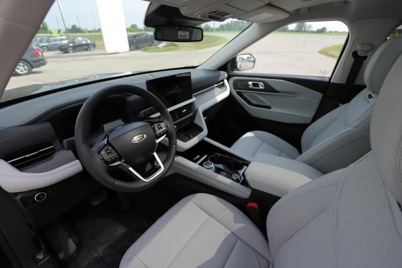 2025 Ford Explorer Platinum 4wd Photo1