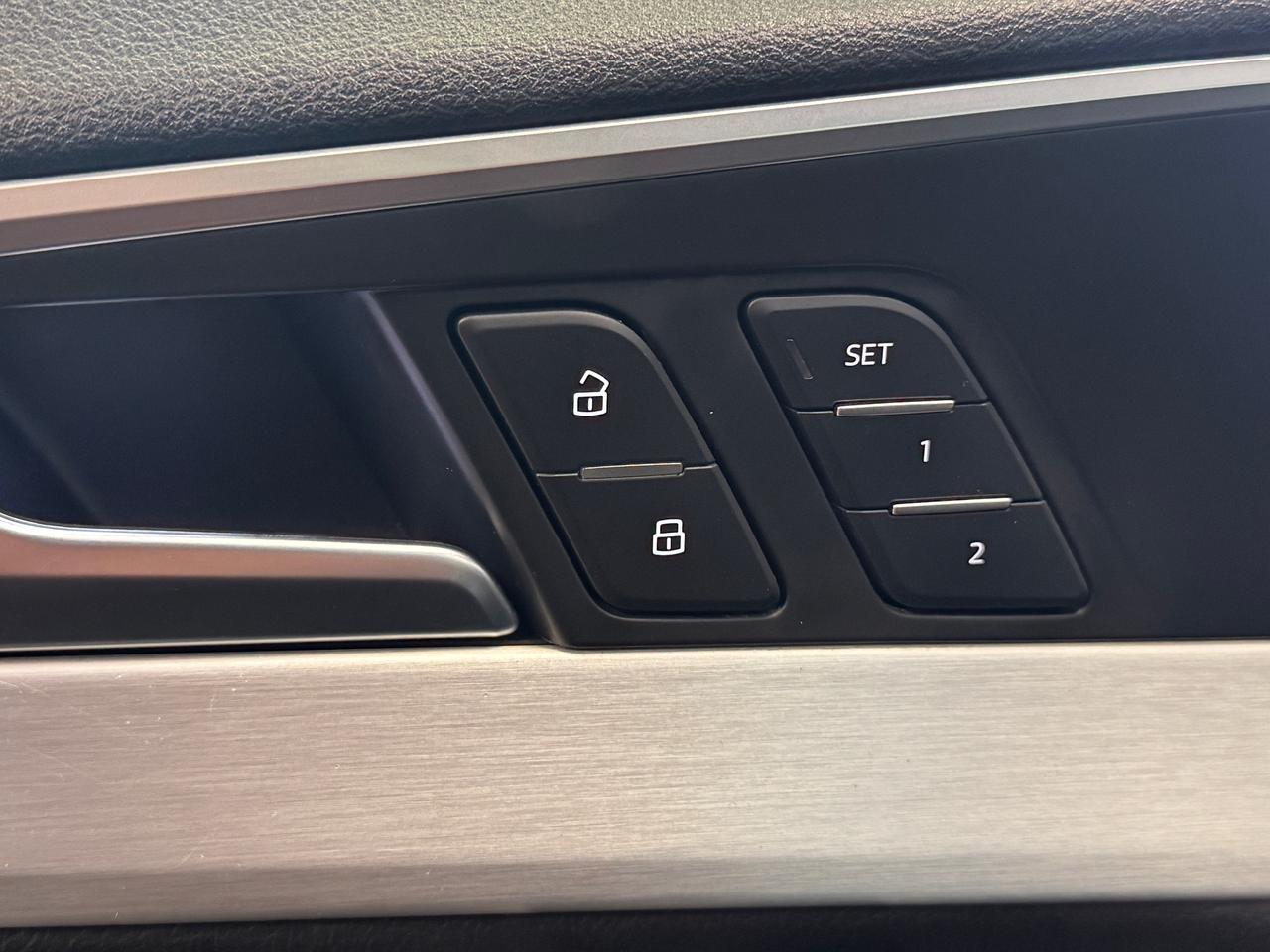 2017 Audi A4 Progressiv S-LINE+GPS+Cooled Leather+Roof+Camera Photo