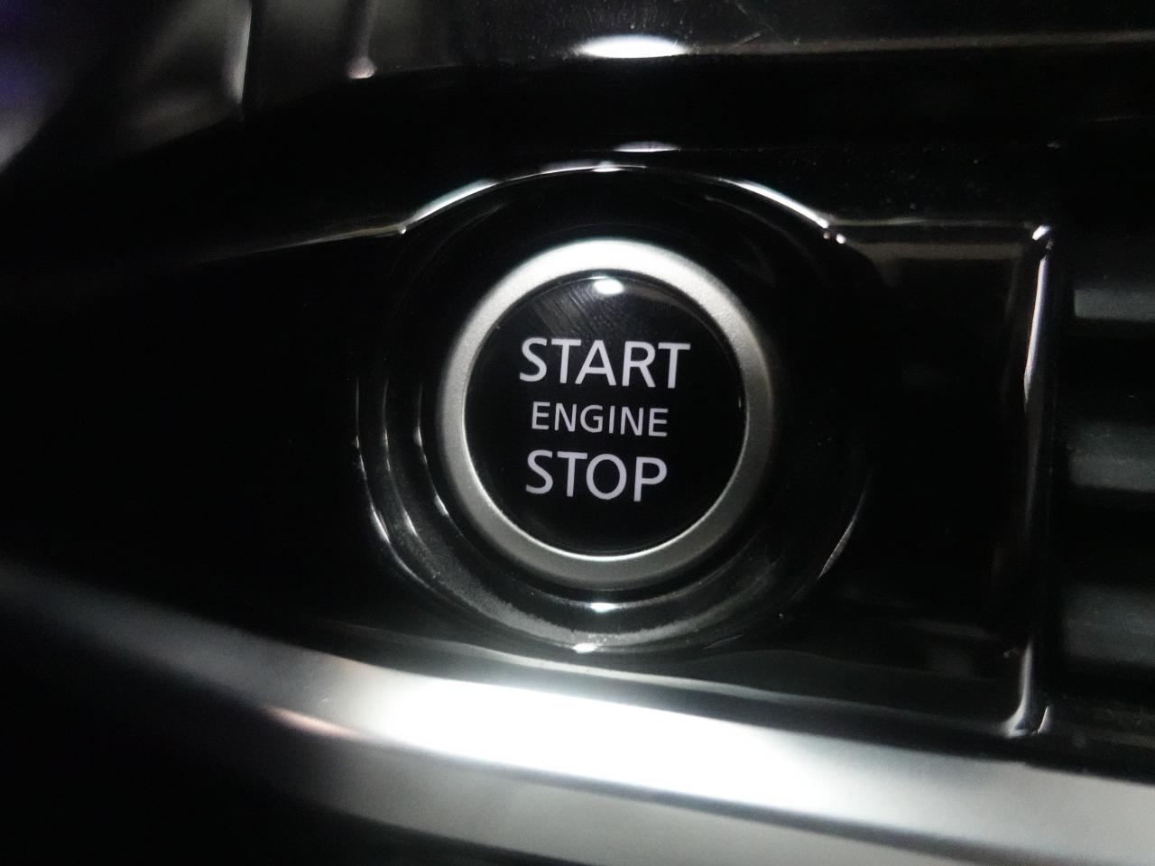 2022 Nissan Pathfinder SL | AWD | 8Pass | Nav | Sunroof | BSM | CarPlay