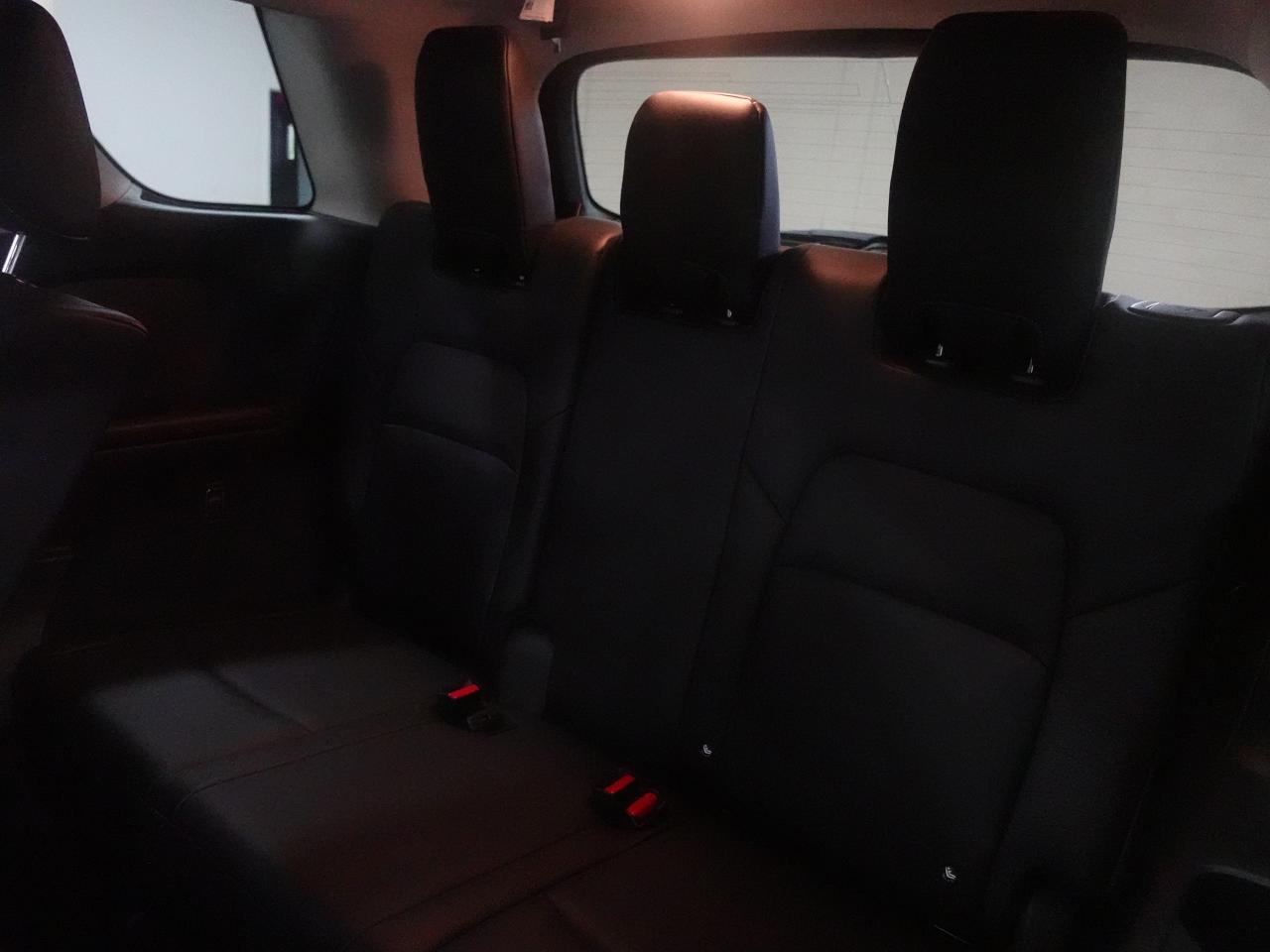 2022 Nissan Pathfinder SL | AWD | 8Pass | Nav | Sunroof | BSM | CarPlay