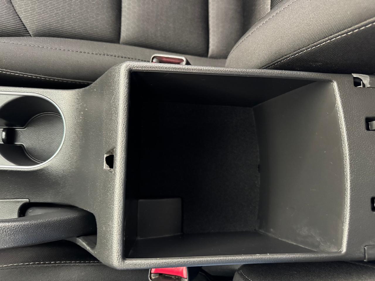2018 Hyundai Elantra GL Manual+Camera+ApplePlay+Blind Spot+CLEAN CARFAX Photo