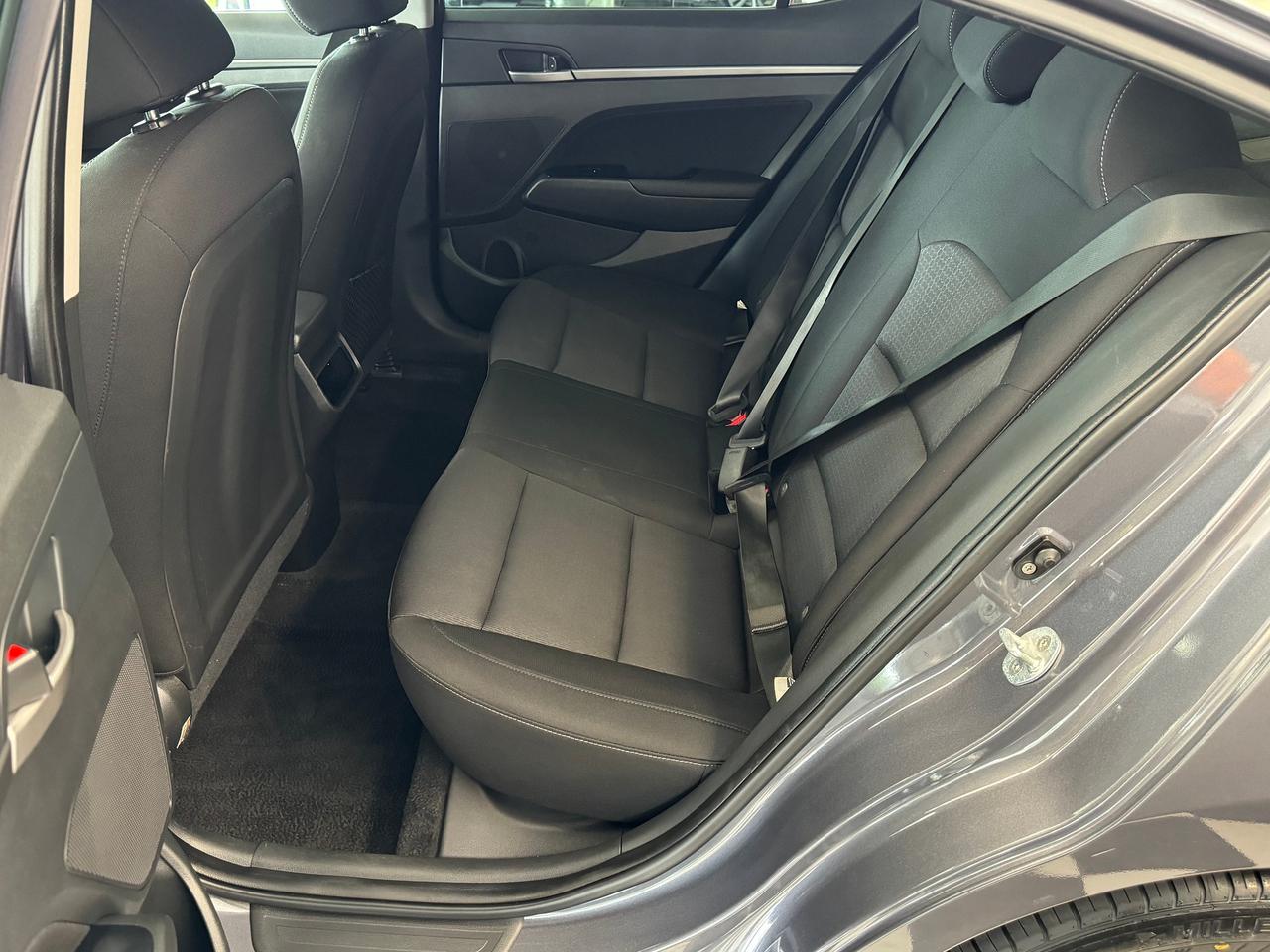 2018 Hyundai Elantra GL Manual+Camera+ApplePlay+Blind Spot+CLEAN CARFAX Photo