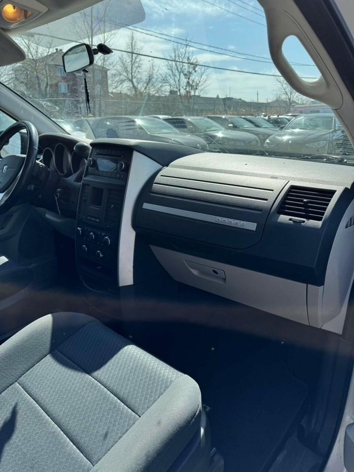 2010 Dodge Grand Caravan SXT - Photo #7