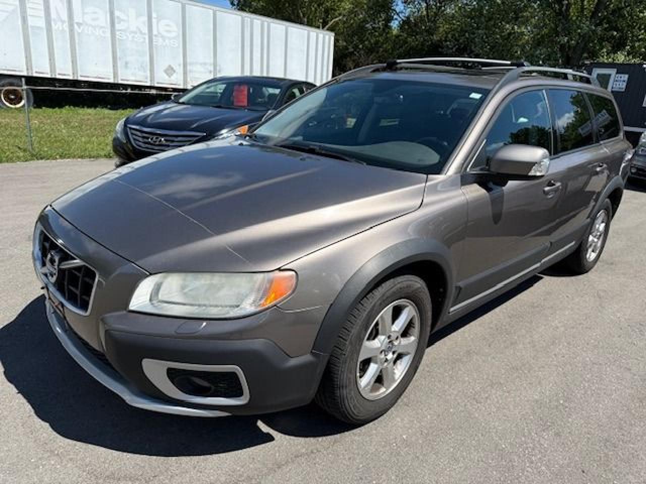 Used 2010 Volvo XC70 xc70 3.2 for sale in Oshawa, ON