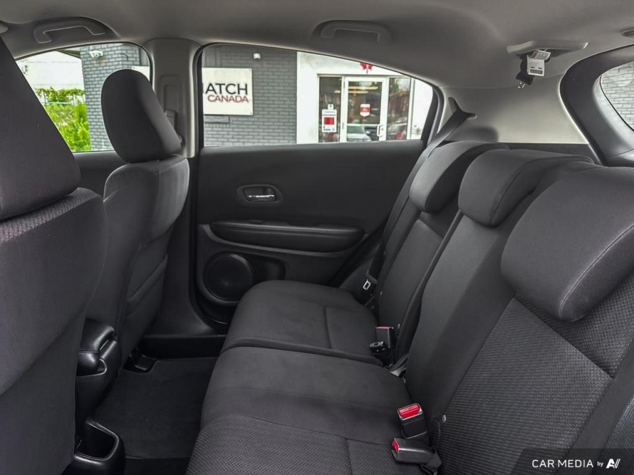 2017 Honda HR-V LX / NO ACCIDENTS / HEATED SEATS / LOW KMS - Photo #11