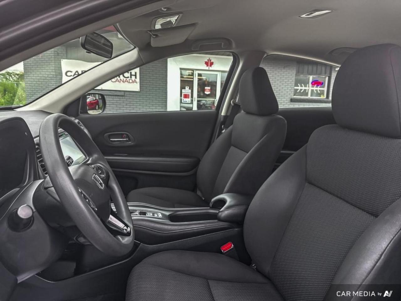 2017 Honda HR-V LX / NO ACCIDENTS / HEATED SEATS / LOW KMS - Photo #10