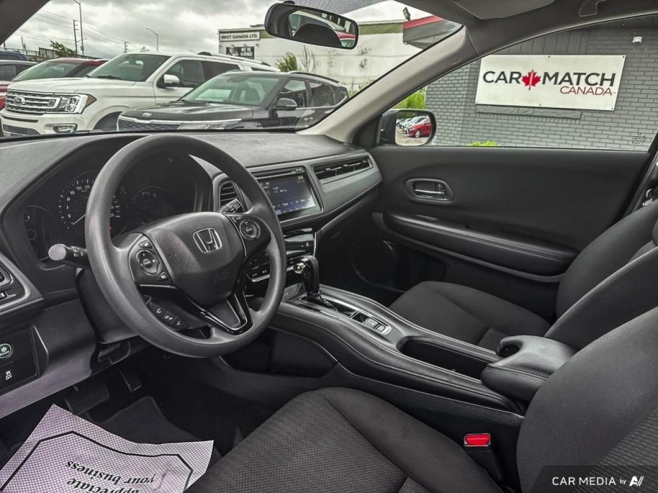 2017 Honda HR-V LX / NO ACCIDENTS / HEATED SEATS / LOW KMS - Photo #9