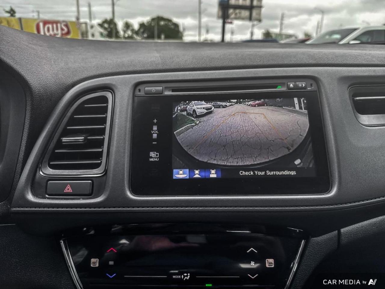 2017 Honda HR-V LX / NO ACCIDENTS / HEATED SEATS / LOW KMS - Photo #16