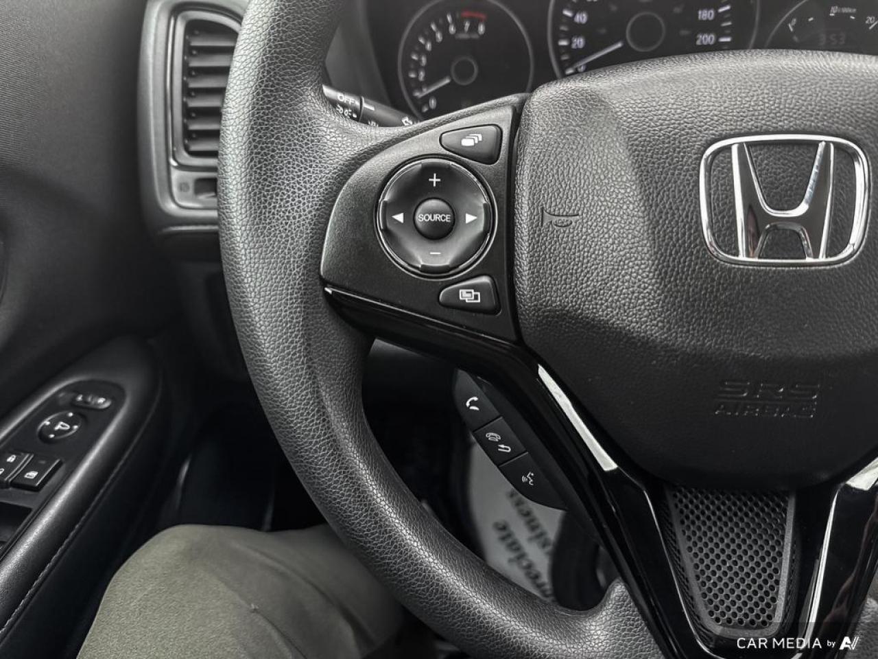 2017 Honda HR-V LX / NO ACCIDENTS / HEATED SEATS / LOW KMS - Photo #20
