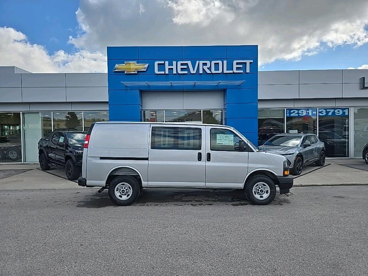 2025 GMC Savana 3500 Work Van Photo