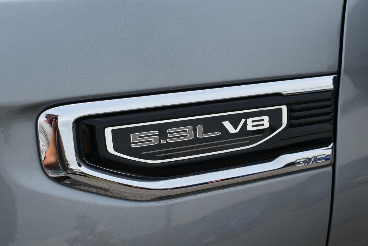 2023 GMC Sierra 1500 DENALI - 5.3L - Photo #16