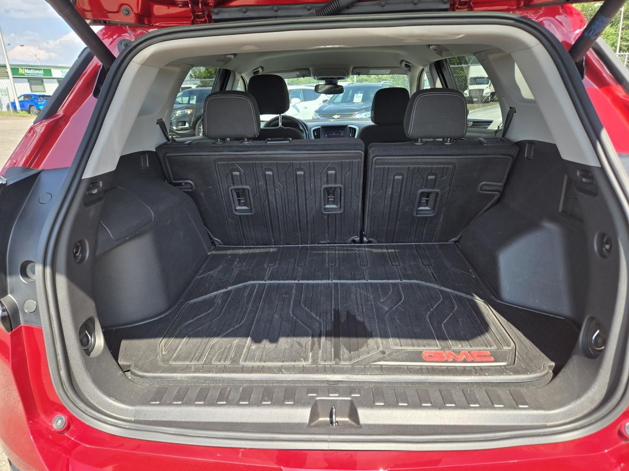 2024 GMC Terrain AWD 4DR SLE - Photo #7