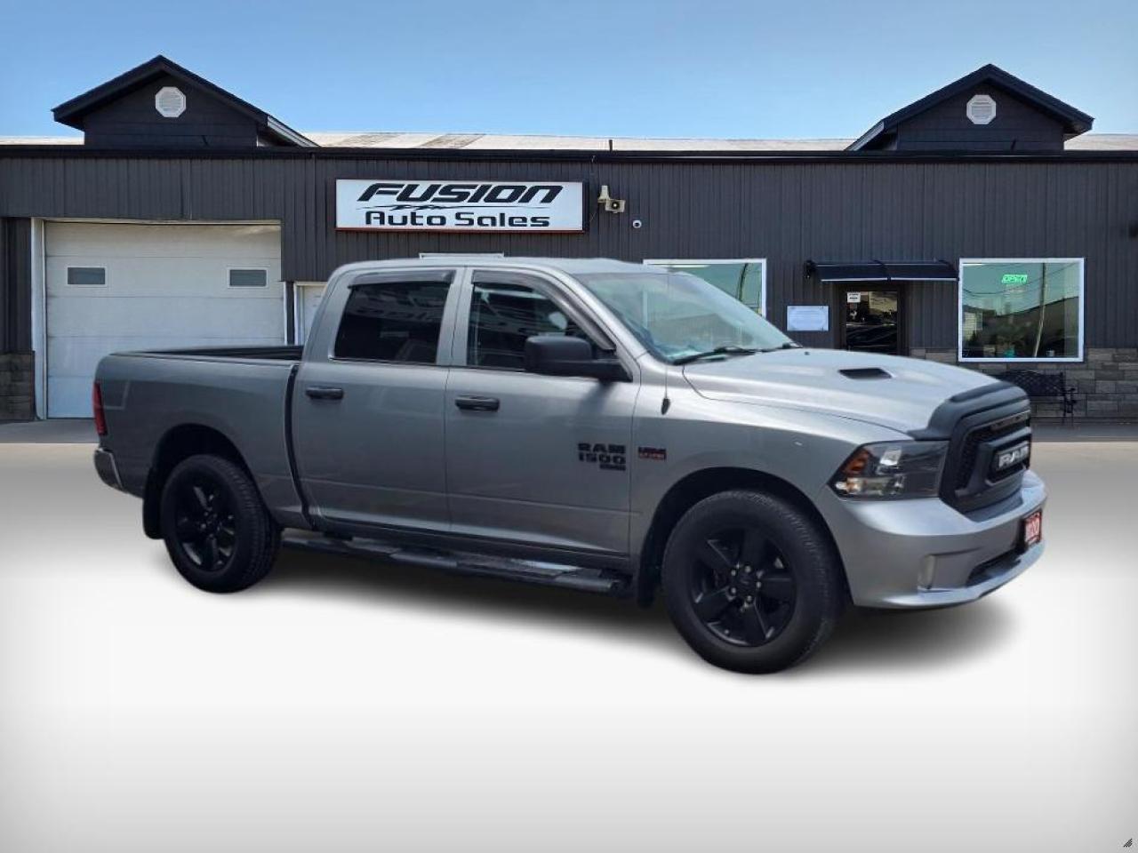 2020 RAM 1500 Classic EXPRESS 4X4 CREW CAB 5'7" BOX - Photo #5