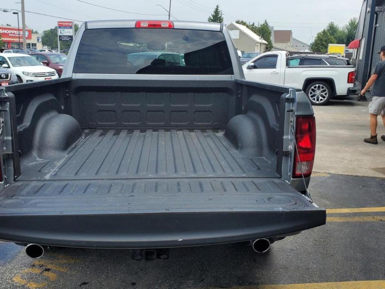 2020 RAM 1500 Classic EXPRESS 4X4 CREW CAB 5'7" BOX - Photo #20