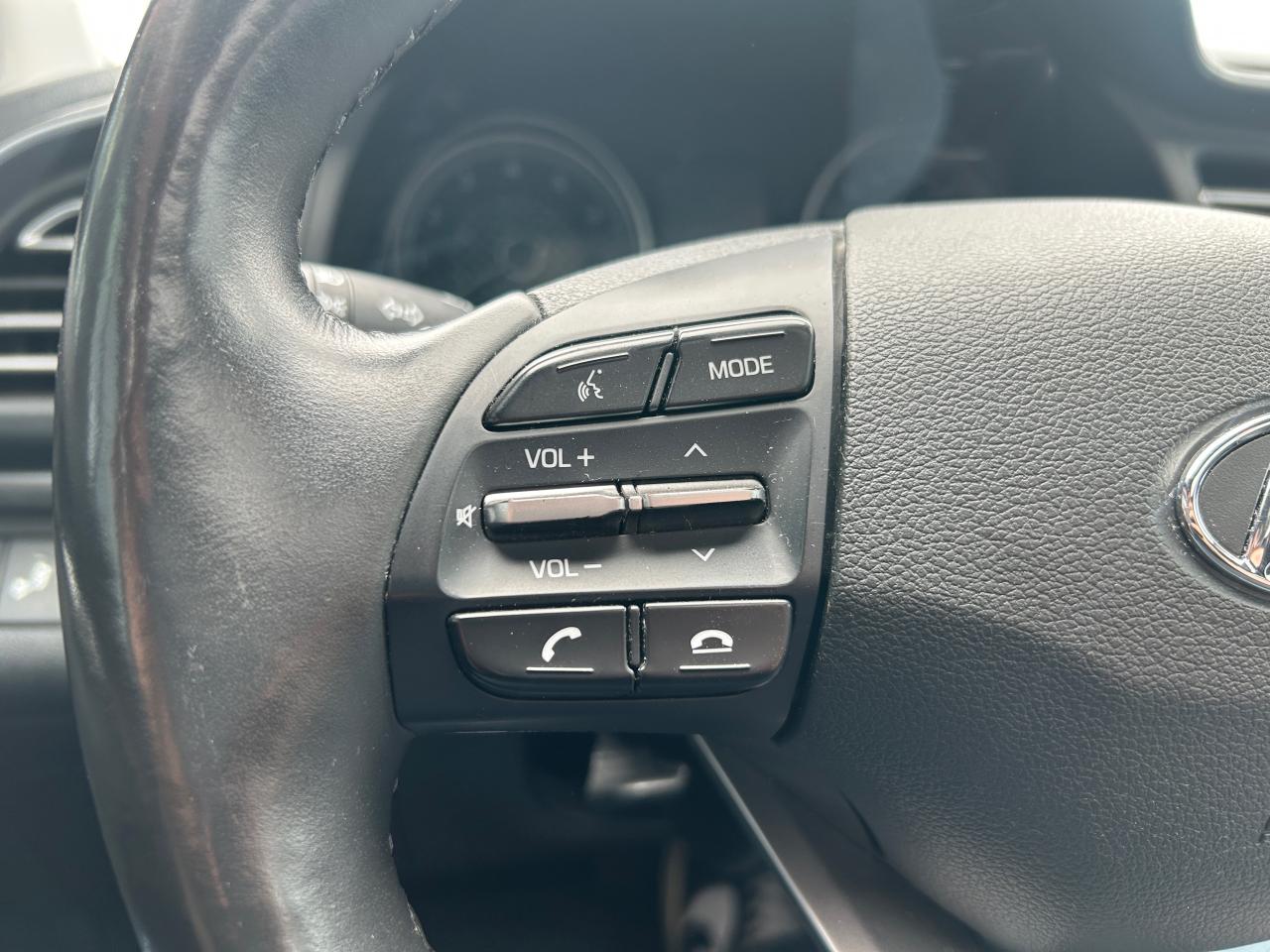 2020 Hyundai Elantra Luxury - Photo #12