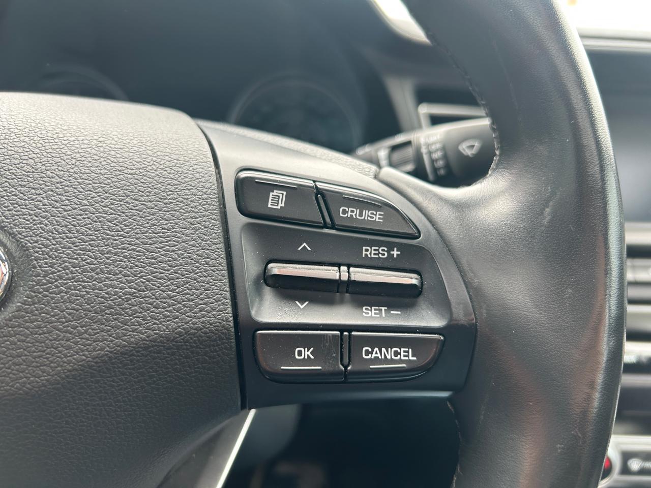 2020 Hyundai Elantra Luxury - Photo #9