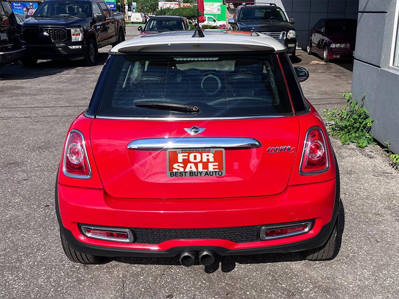 2011 MINI Cooper S S | NAVI | PANOROOF | LEATHER | SPOILER | ALLOYS - Photo #6