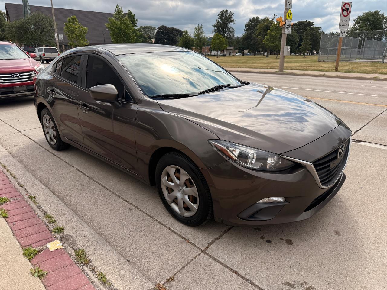 2015 Mazda MAZDA3 GX - Photo #5