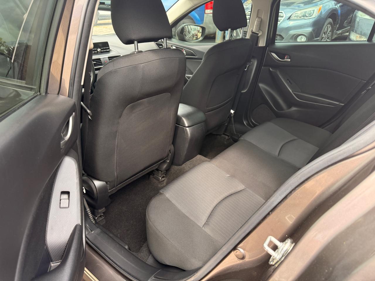 2015 Mazda MAZDA3 GX - Photo #17