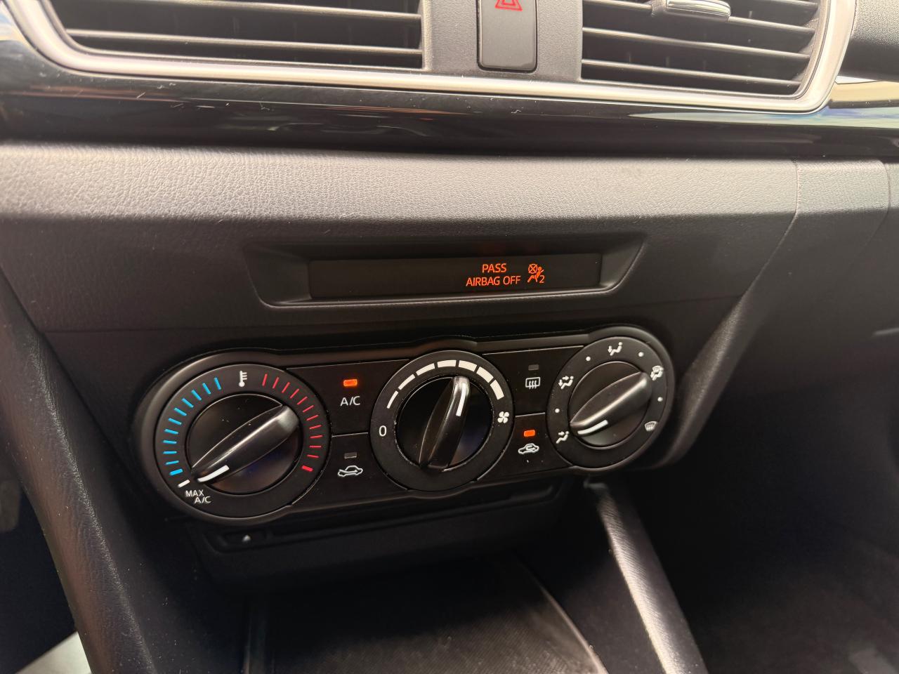 2015 Mazda MAZDA3 GX - Photo #24