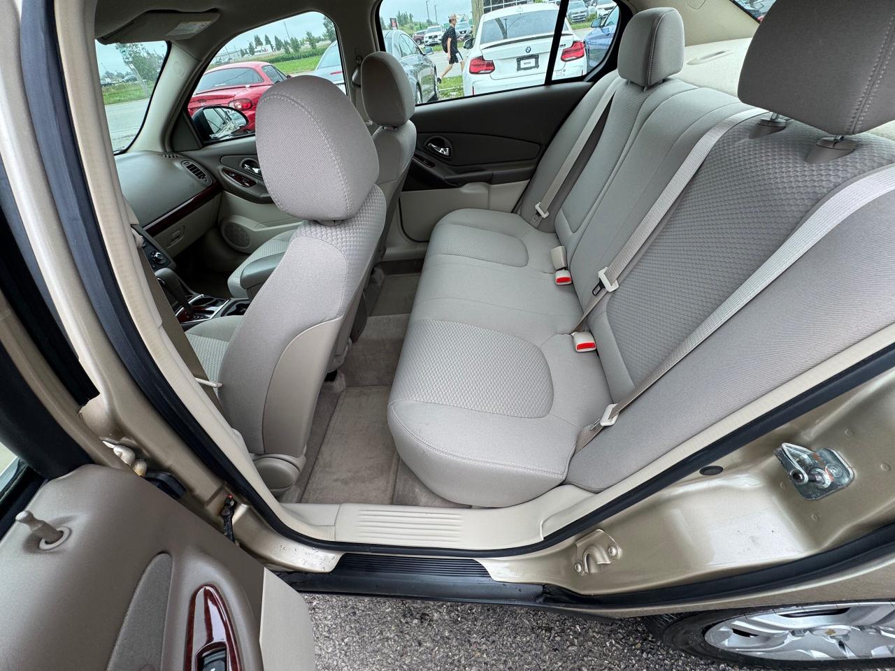 2006 Chevrolet Malibu LS - Photo #12