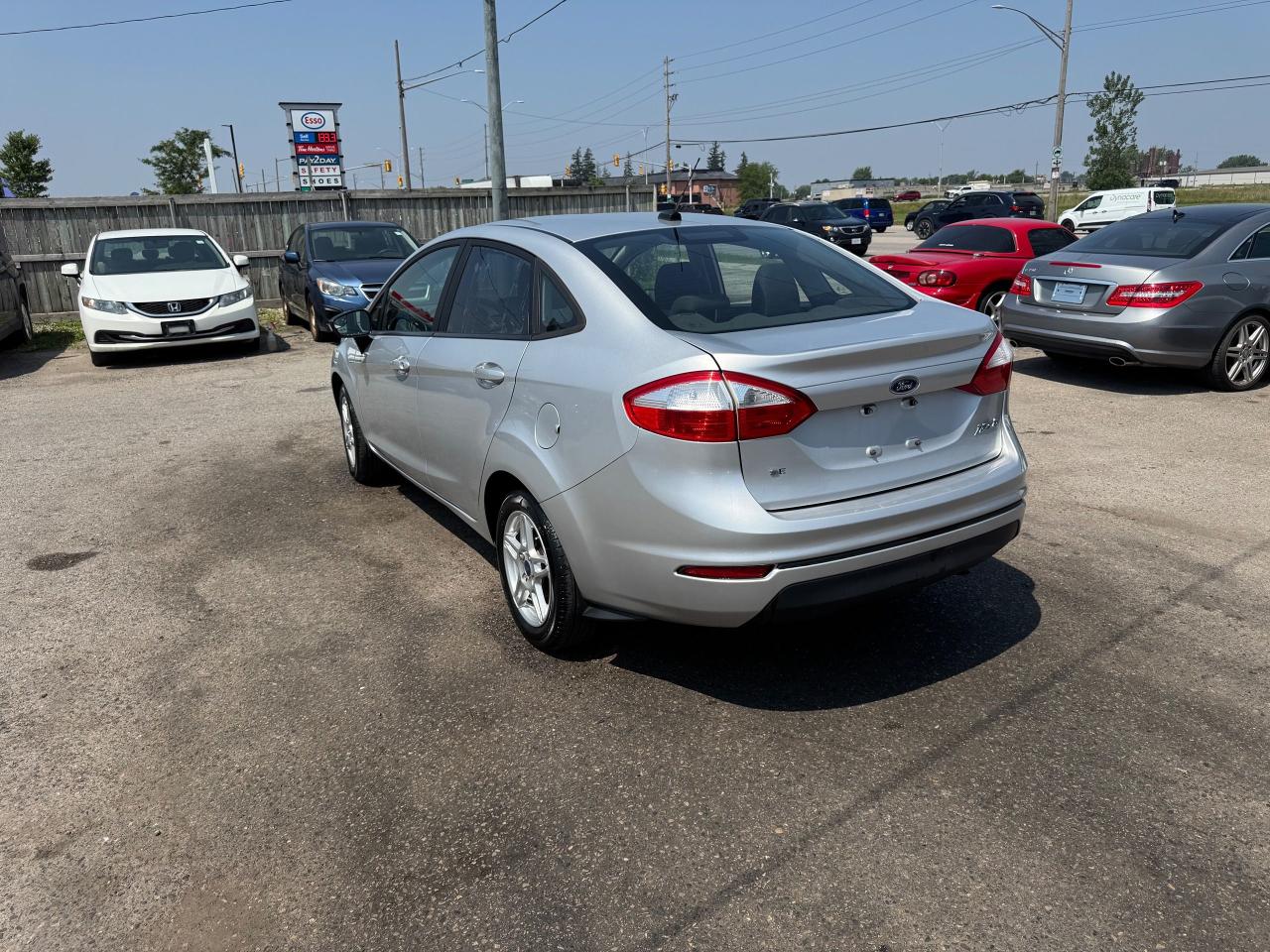 2017 Ford Fiesta SE - Photo #3