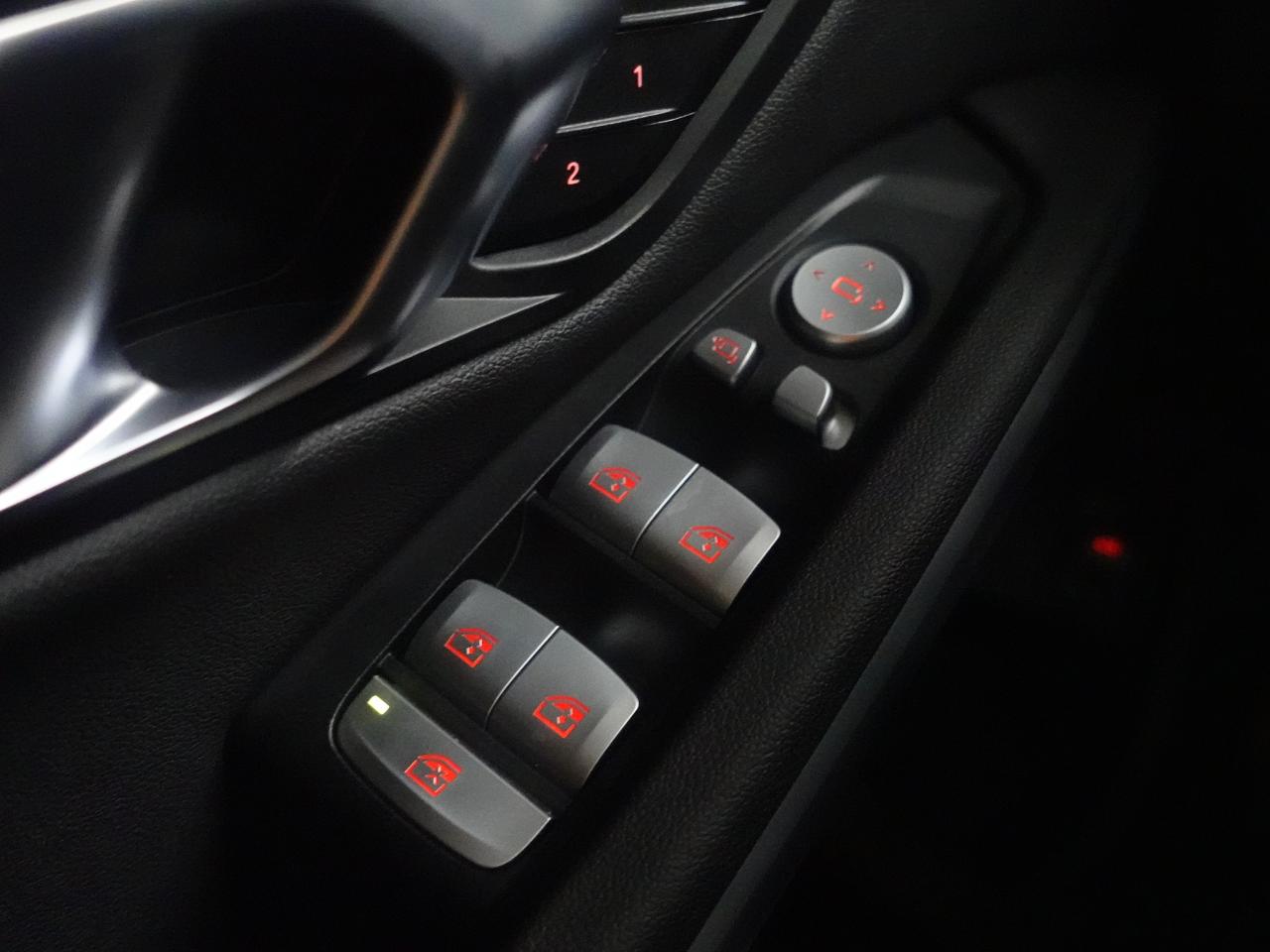 2020 BMW 3 Series 330i | xDrive | M-Pkg | Nav | Leather | Sunroof Photo