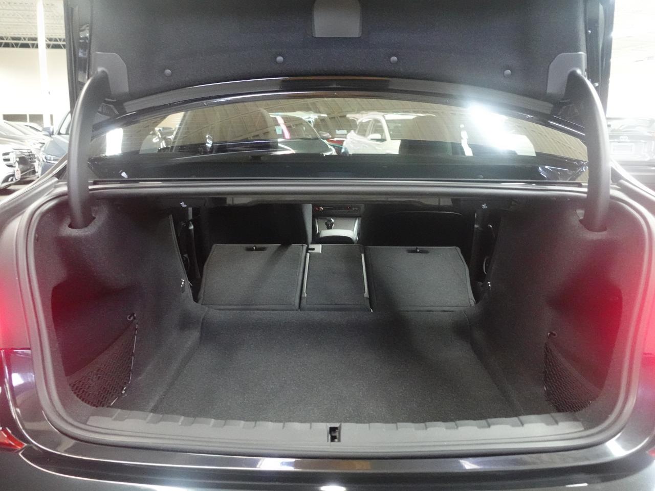 2020 BMW 3 Series 330i | xDrive | M-Pkg | Nav | Leather | Sunroof Photo