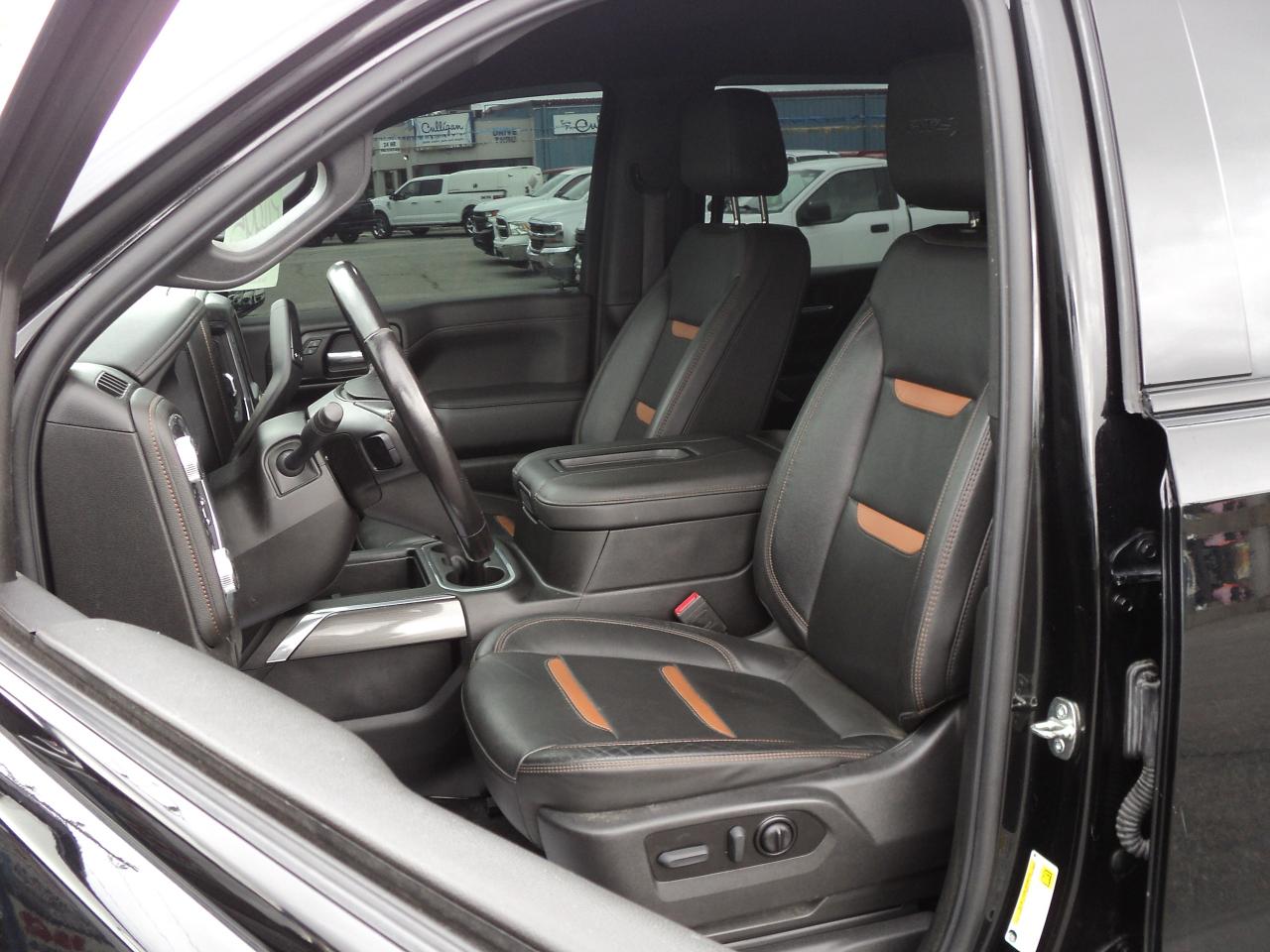 2021 GMC Sierra 1500 AT4 CrewCab 4WD 6.2L8cyl 5'9"Box LeatherHeatedCool - Photo #12