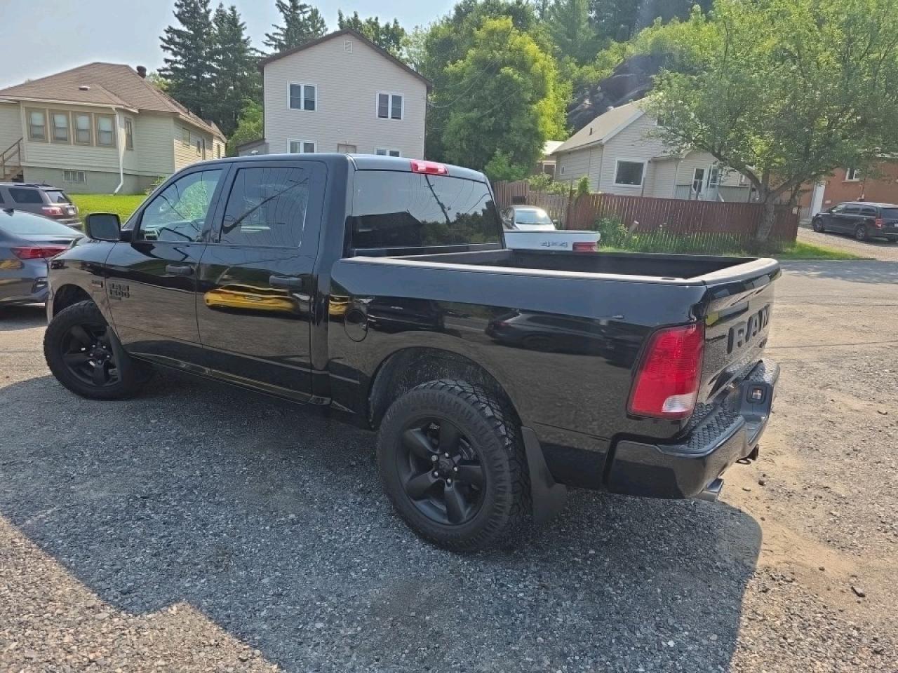 2019 RAM 1500 Classic ST NIGHT EXPRESS Photo2