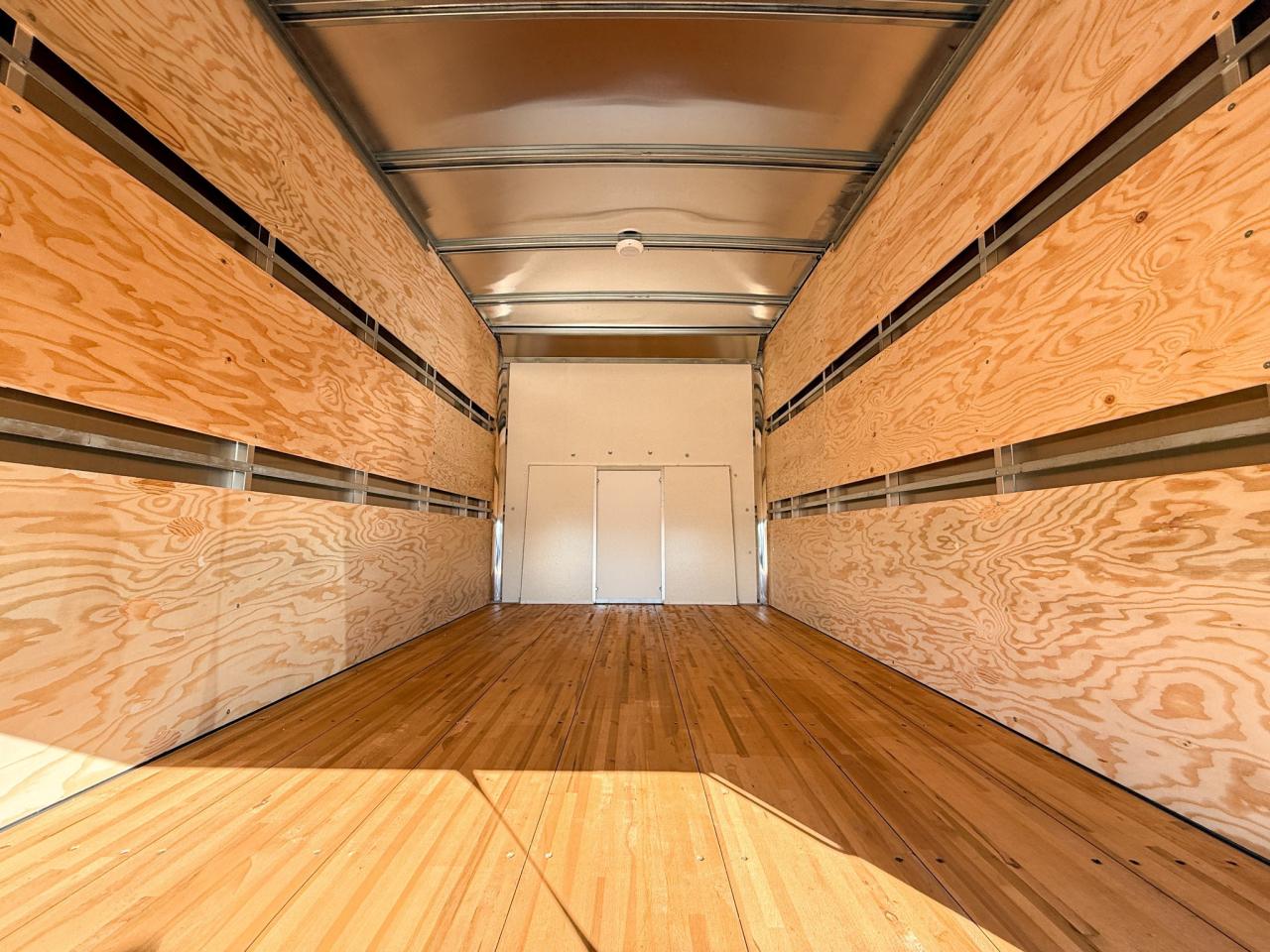 2025 GMC Savana Cutaway Work Van 4.3L V8 WITH REMOTE ENTRY, CRUISE CONTROL, A/C, REAR VISION CAMERA, AM/FM STEREO Photo