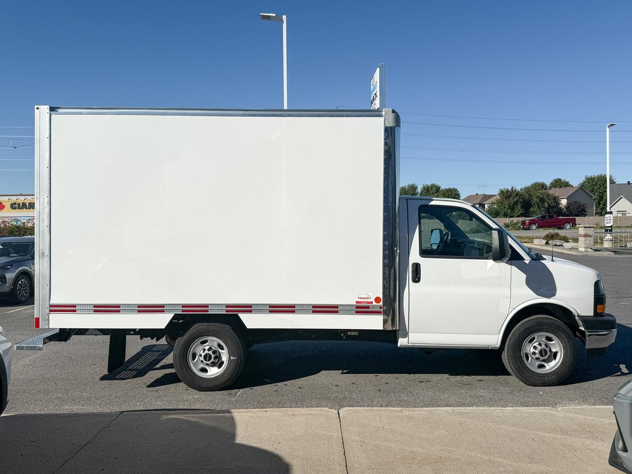 2025 GMC Savana Cutaway Work Van 4.3L V8 WITH REMOTE ENTRY, CRUISE CONTROL, A/C, REAR VISION CAMERA, AM/FM STEREO Photo