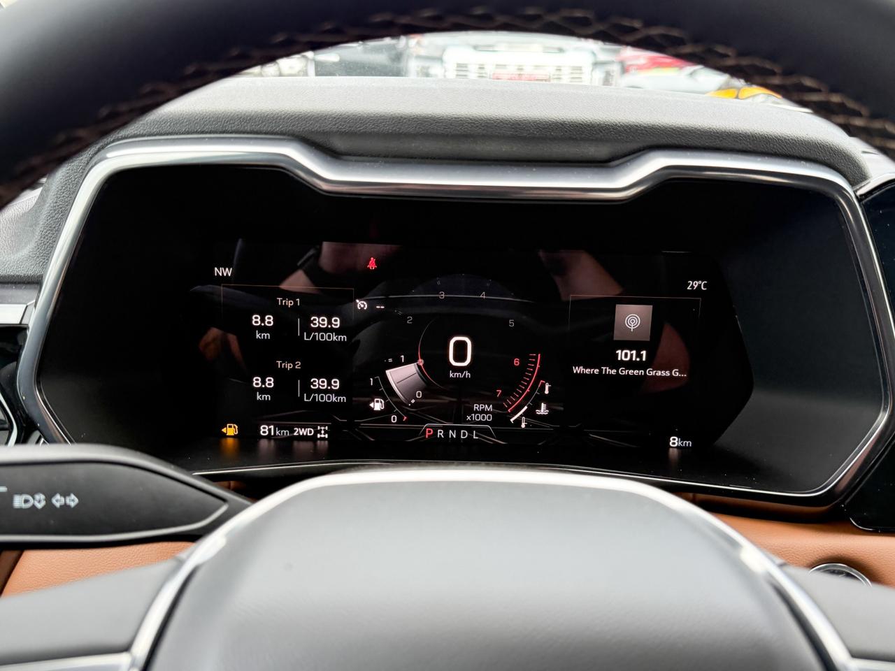 2025 GMC Canyon AT4 2.7L 4 CYL WITH REMOTE START/ENTRY, HEATED SEATS, HITCH GUIDANCE WITH HITCH VIEW, HD REAR VISION CAMERA, APPLE CARPLAY AND ANDROID AUTO Photo