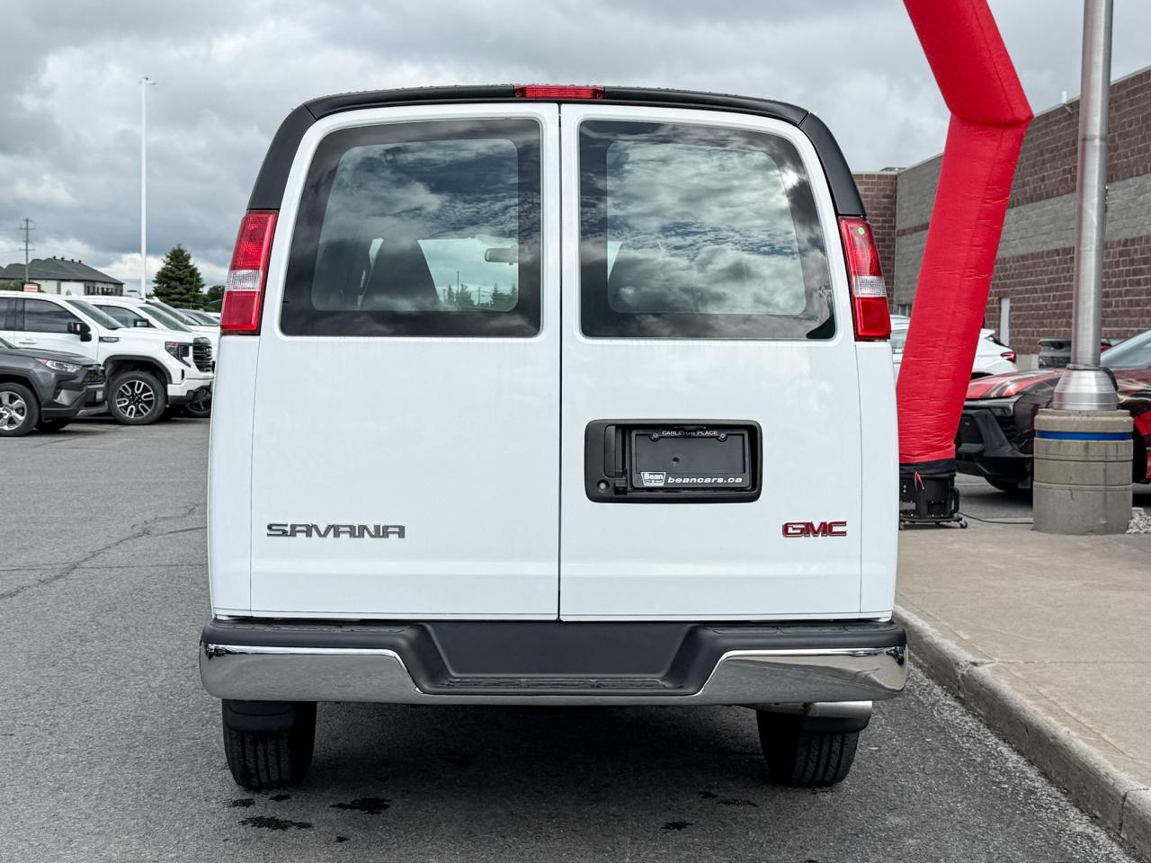 2025 GMC Savana 2500 Work Van 4.3L V6, REMOTE START/ENTRY, POWER DRIVER SEAT, AIR CONDITIONING, CRUISE CONTROL, MP3 PLAYER, BLUETOOTH, REAR VISION CAMERA Photo3