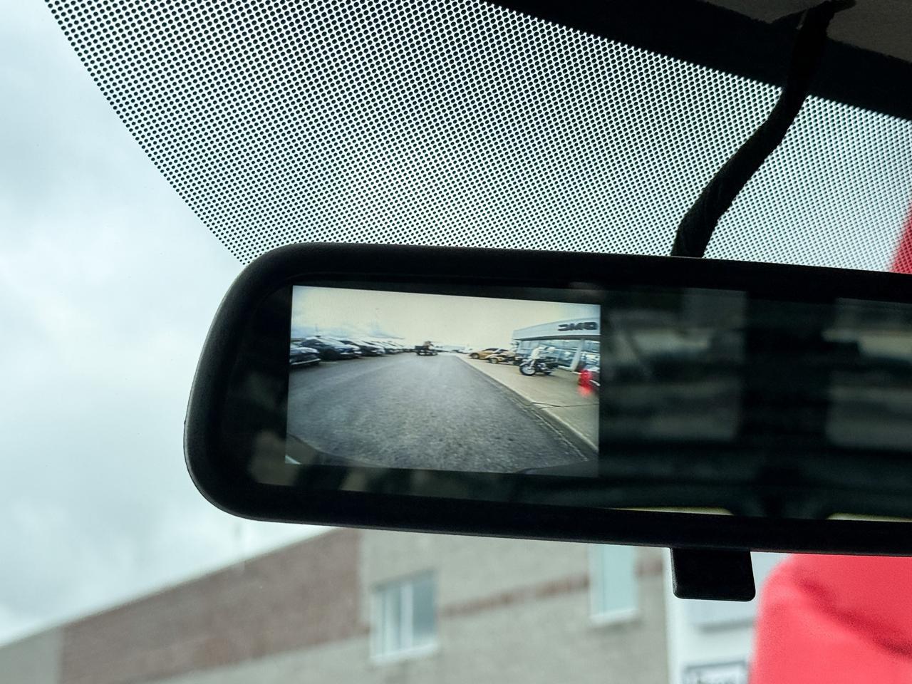 2025 GMC Savana 2500 Work Van 4.3L V6, REMOTE START/ENTRY, POWER DRIVER SEAT, AIR CONDITIONING, CRUISE CONTROL, MP3 PLAYER, BLUETOOTH, REAR VISION CAMERA Photo