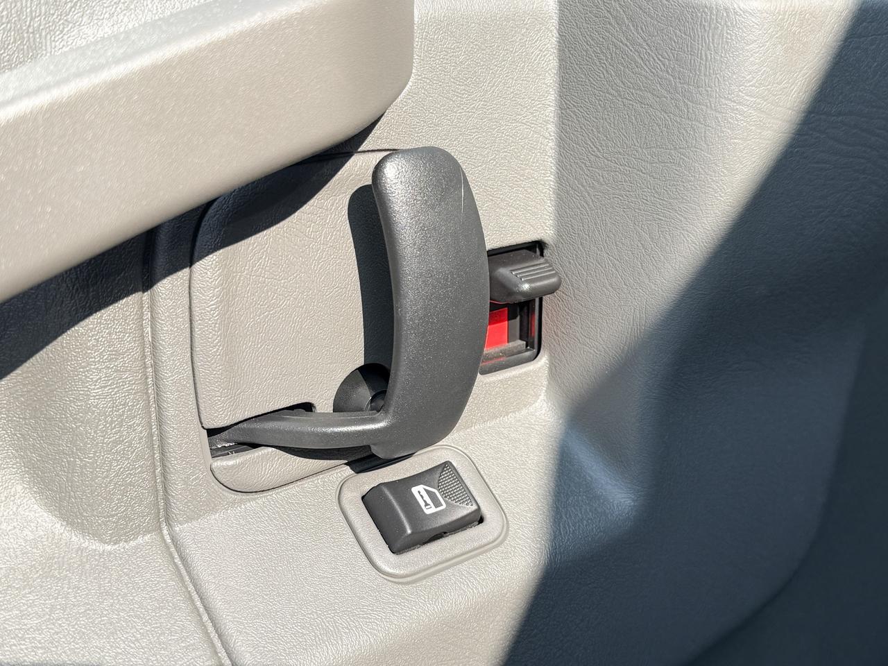 2025 GMC Savana 2500 Work Van 4.3L V6, REMOTE START/ENTRY, POWER DRIVER SEAT, AIR CONDITIONING, CRUISE CONTROL, MP3 PLAYER, BLUETOOTH, REAR VISION CAMERA Photo