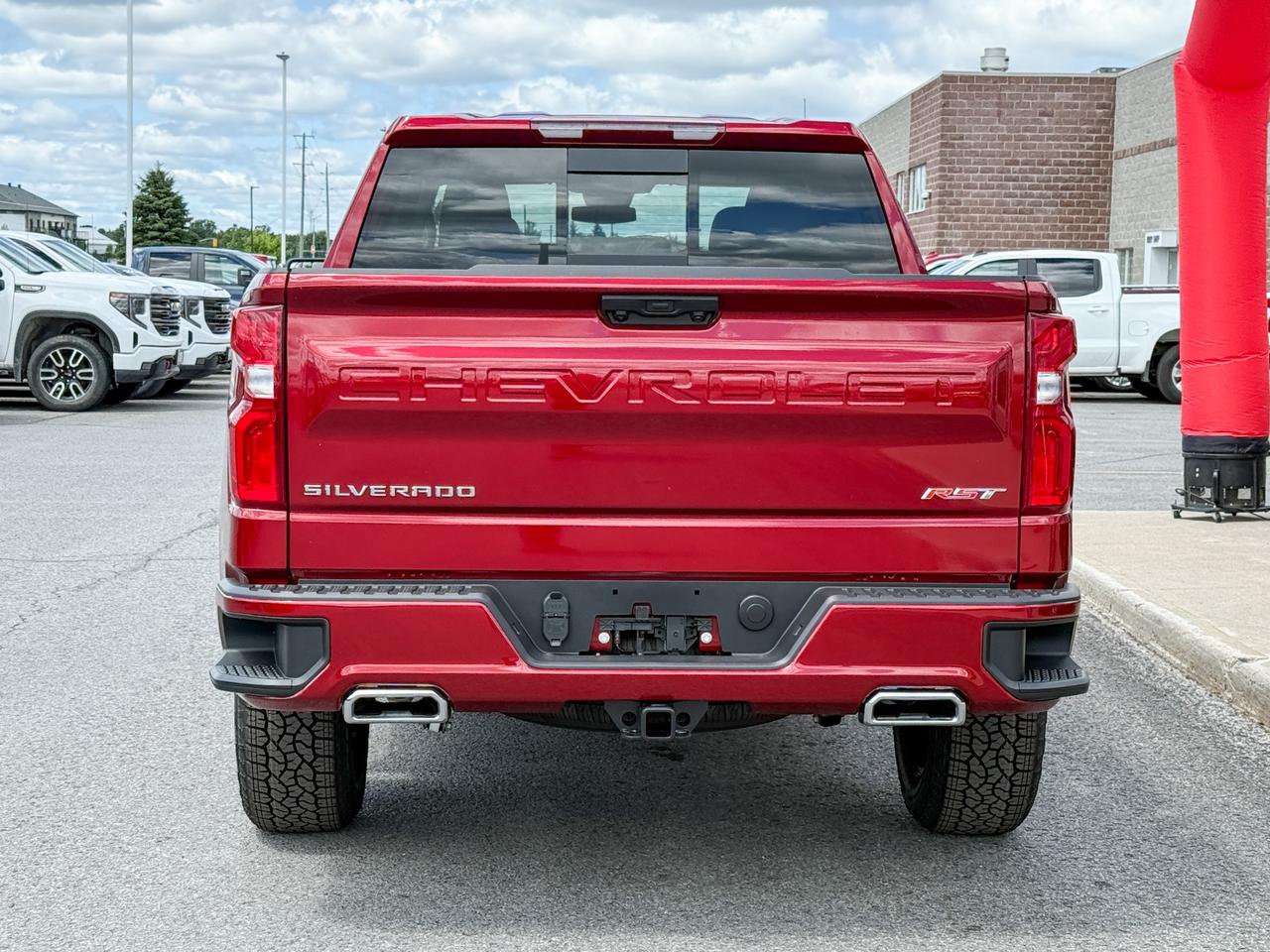 2025 Chevrolet Silverado 1500 RST 5.3L V8 WITH REMOTE START/ENTRY, HEATED SEATS, HEATED STEERING WHEEL, HD REAR VISION, POWER UP/DOWN TAILGATE, APPLE CARPLAY AND ANDROID AUTO Photo