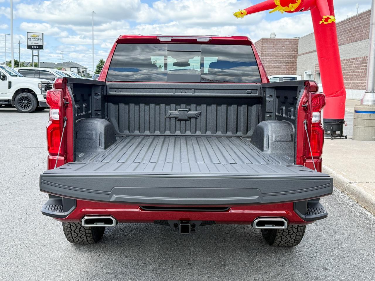 2025 Chevrolet Silverado 1500 RST 5.3L V8 WITH REMOTE START/ENTRY, HEATED SEATS, HEATED STEERING WHEEL, HD REAR VISION, POWER UP/DOWN TAILGATE, APPLE CARPLAY AND ANDROID AUTO Photo