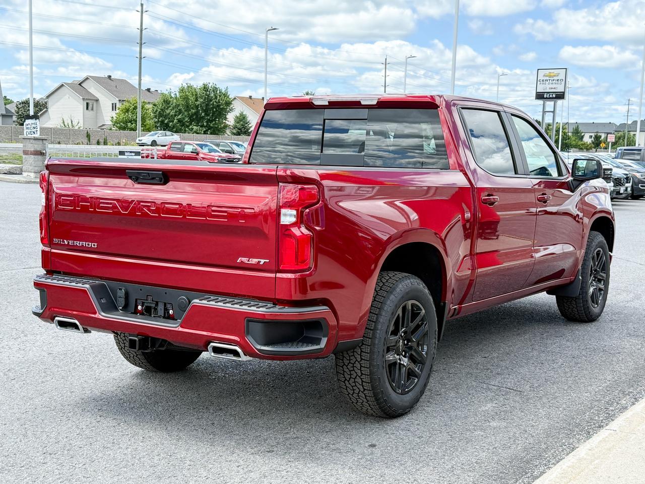 2025 Chevrolet Silverado 1500 RST 5.3L V8 WITH REMOTE START/ENTRY, HEATED SEATS, HEATED STEERING WHEEL, HD REAR VISION, POWER UP/DOWN TAILGATE, APPLE CARPLAY AND ANDROID AUTO Photo