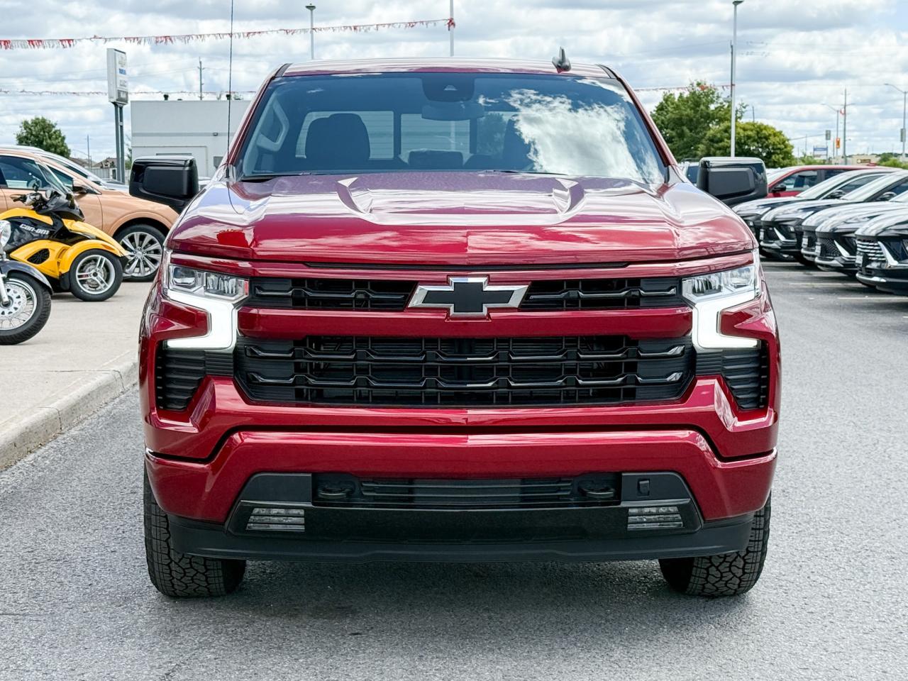 2025 Chevrolet Silverado 1500 RST 5.3L V8 WITH REMOTE START/ENTRY, HEATED SEATS, HEATED STEERING WHEEL, HD REAR VISION, POWER UP/DOWN TAILGATE, APPLE CARPLAY AND ANDROID AUTO Photo