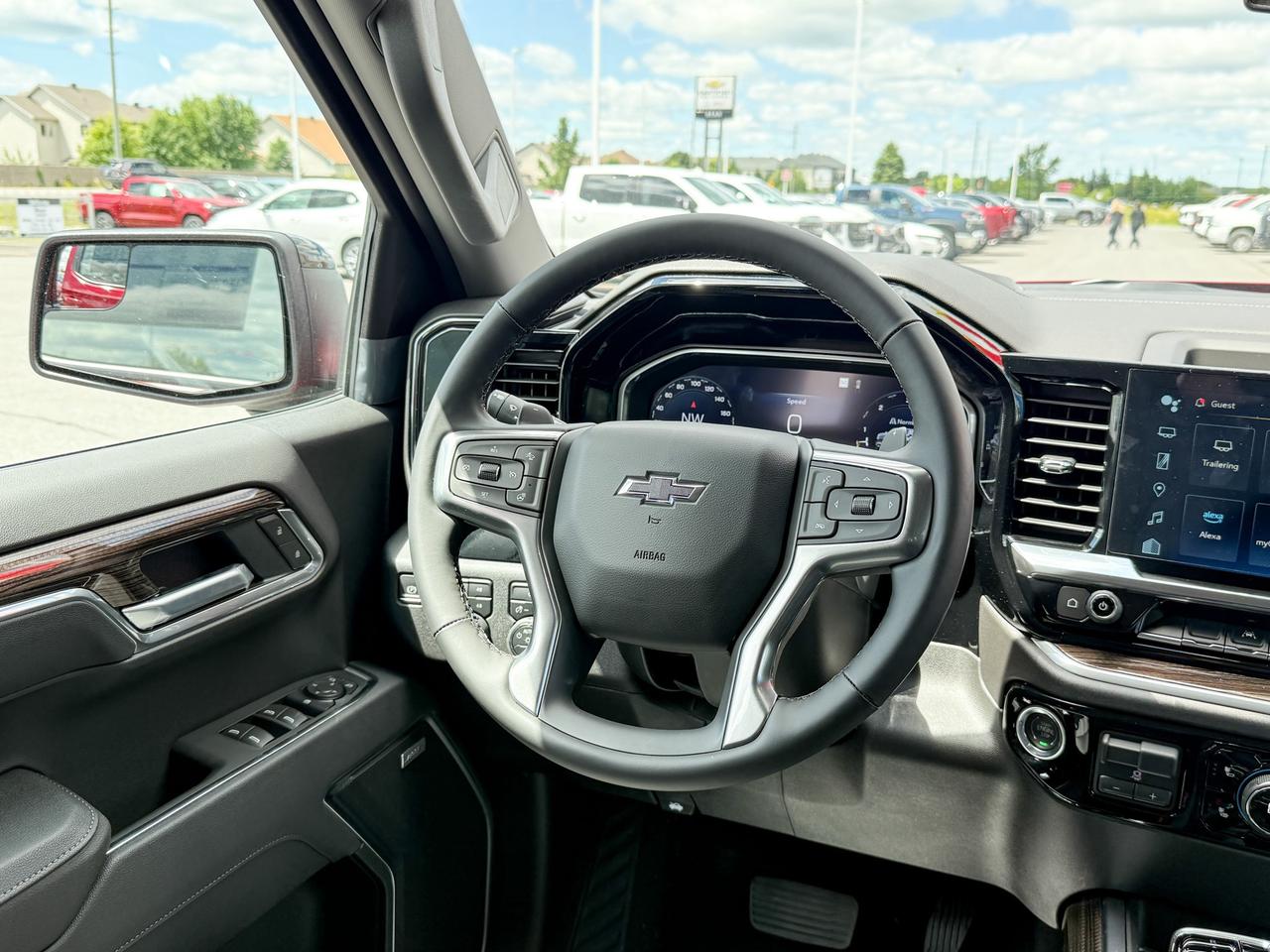 2025 Chevrolet Silverado 1500 RST 5.3L V8 WITH REMOTE START/ENTRY, HEATED SEATS, HEATED STEERING WHEEL, HD REAR VISION, POWER UP/DOWN TAILGATE, APPLE CARPLAY AND ANDROID AUTO Photo