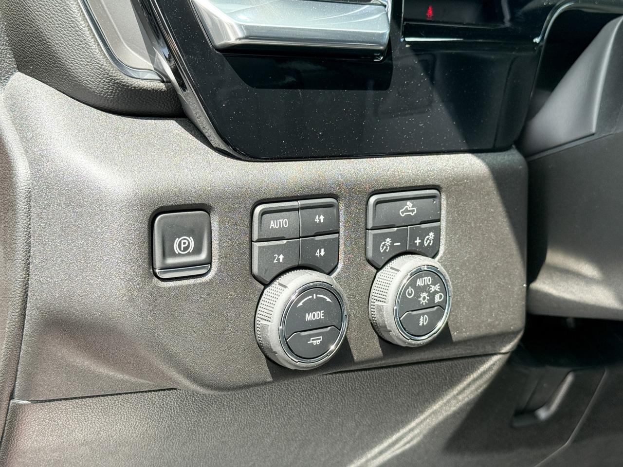 2025 Chevrolet Silverado 1500 RST 5.3L V8 WITH REMOTE START/ENTRY, HEATED SEATS, HEATED STEERING WHEEL, HD REAR VISION, POWER UP/DOWN TAILGATE, APPLE CARPLAY AND ANDROID AUTO Photo