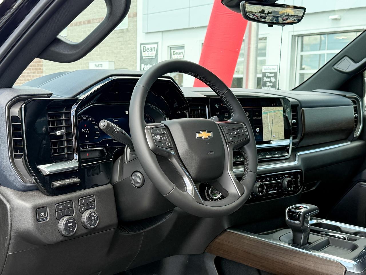 2025 Chevrolet Silverado 1500 High Country 5.3L V8 WITH REMOTE START/ENTRY, SUNROOF, HEATED SEATS, HEATED STEERING WHEEL, VENTILATED SEATS, HD SURROUND VISION Photo