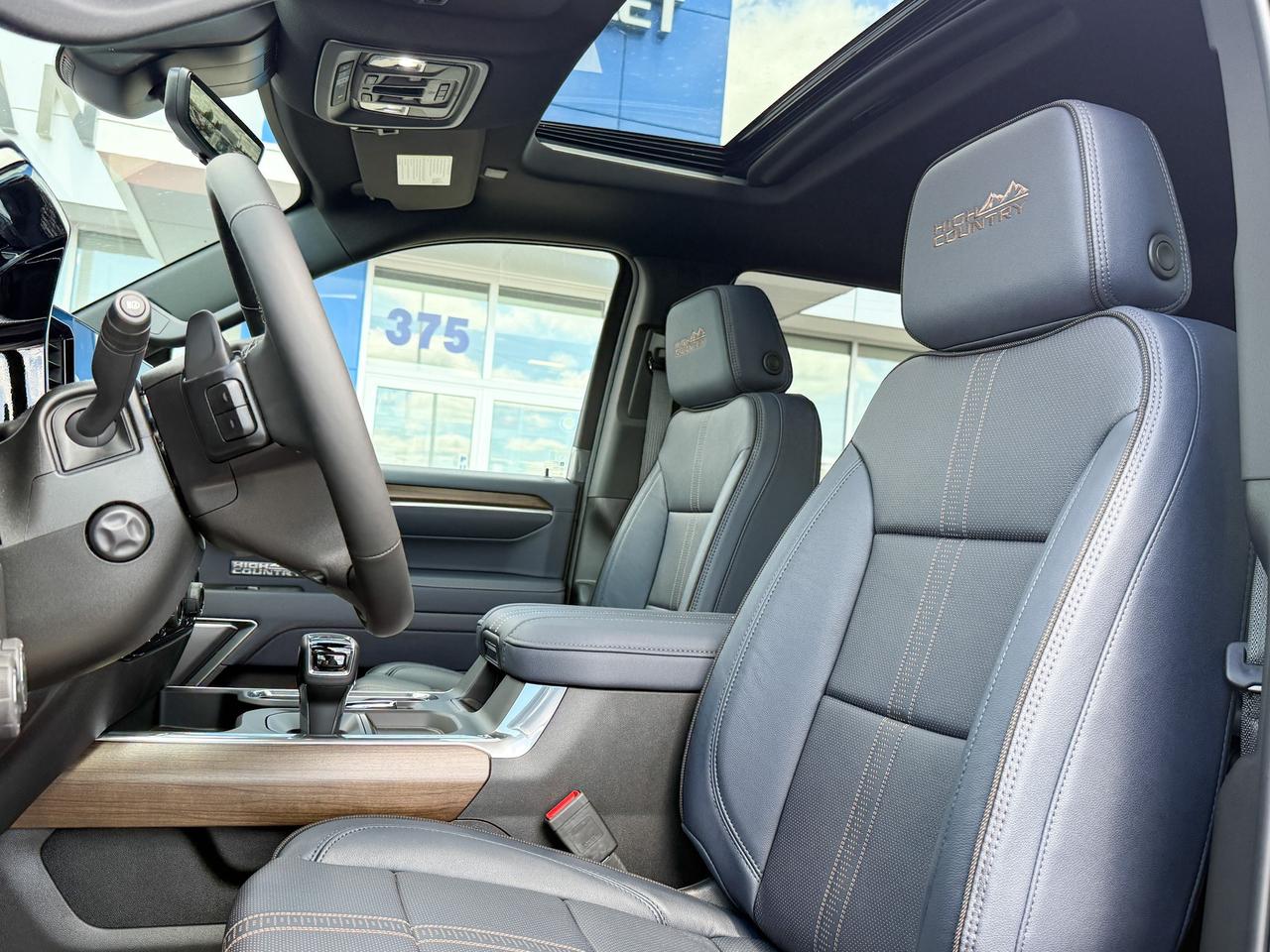 2025 Chevrolet Silverado 1500 High Country 5.3L V8 WITH REMOTE START/ENTRY, SUNROOF, HEATED SEATS, HEATED STEERING WHEEL, VENTILATED SEATS, HD SURROUND VISION Photo