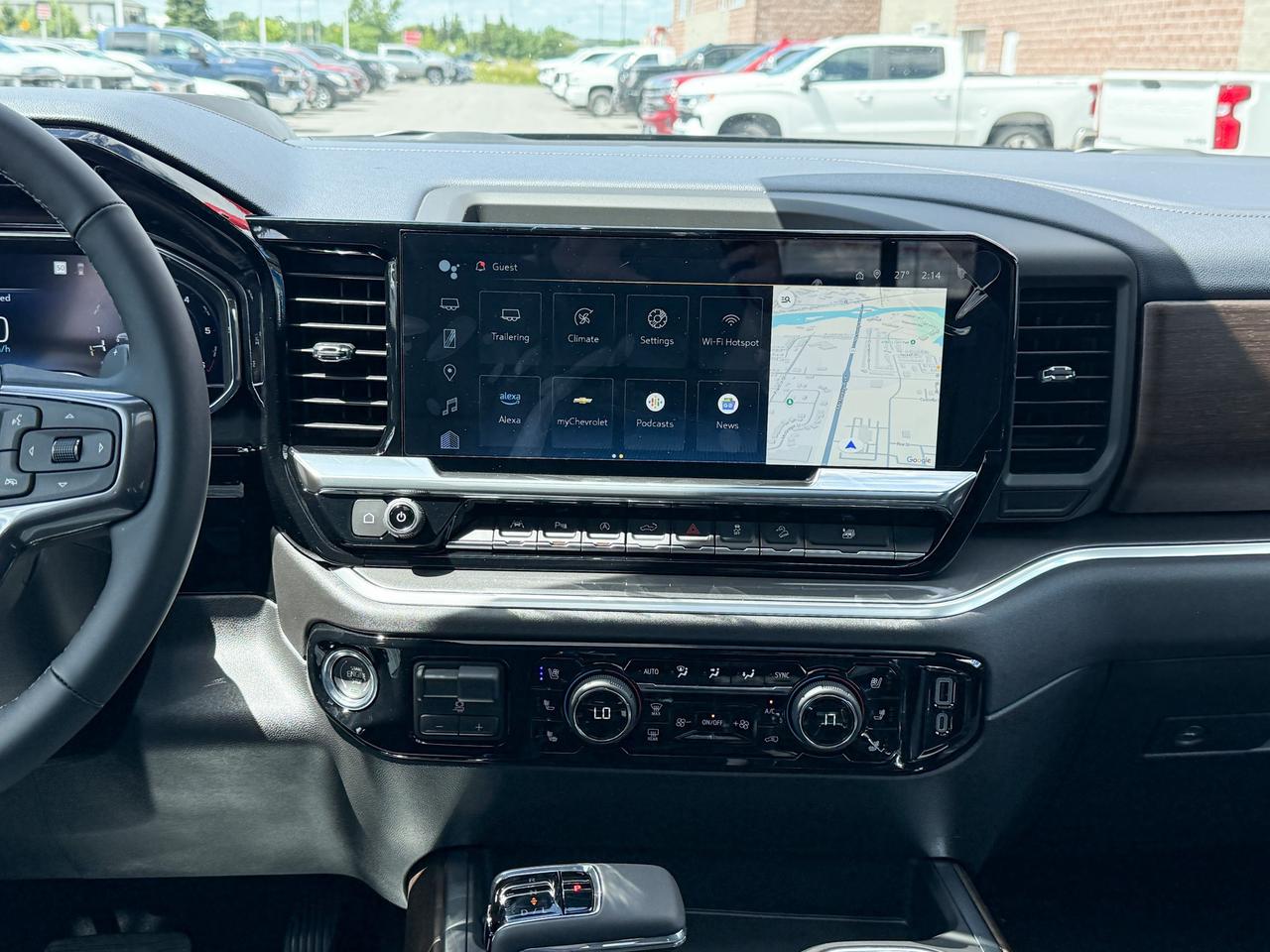 2025 Chevrolet Silverado 1500 High Country 5.3L V8 WITH REMOTE START/ENTRY, SUNROOF, HEATED SEATS, HEATED STEERING WHEEL, VENTILATED SEATS, HD SURROUND VISION Photo