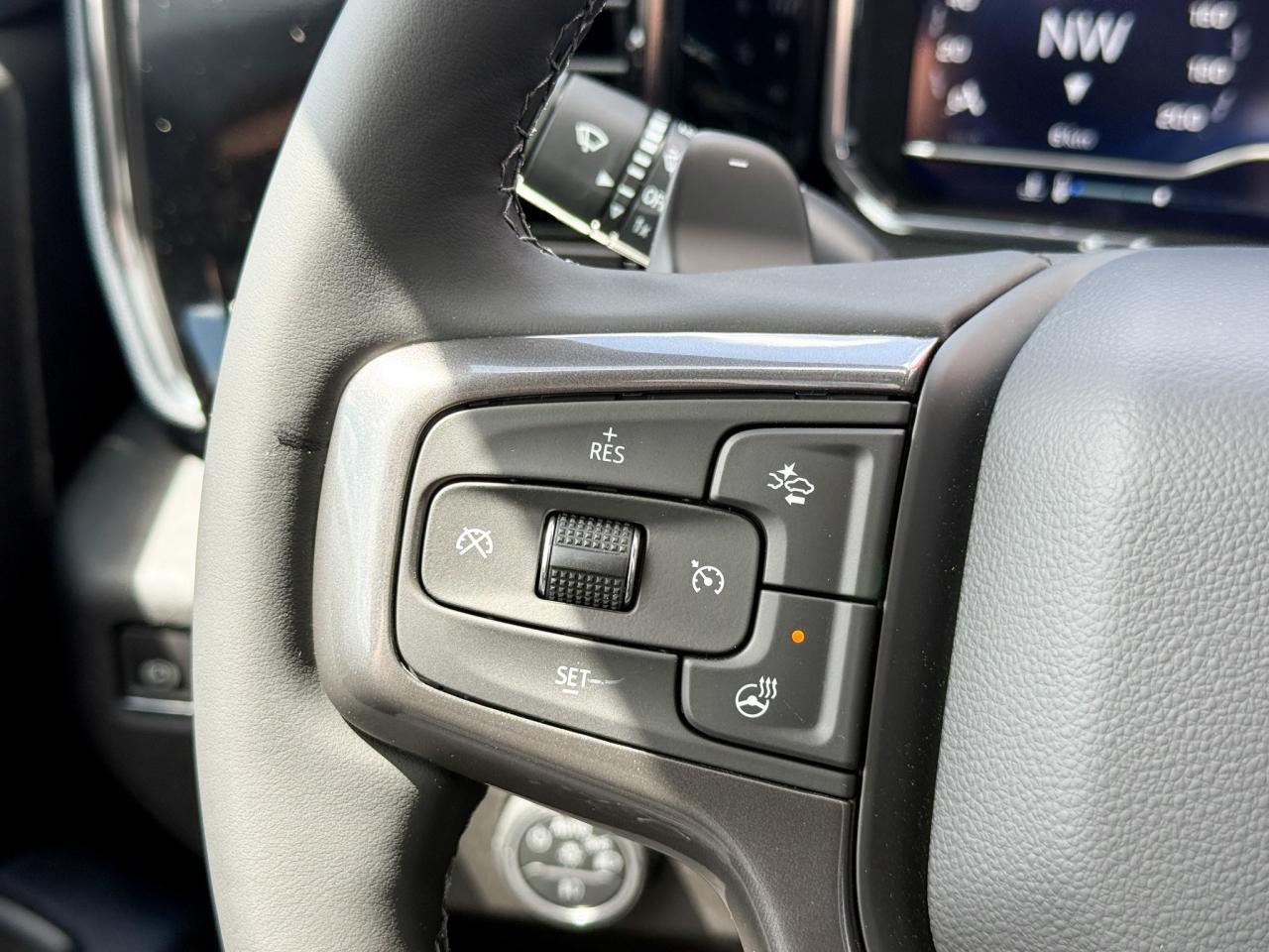 2025 Chevrolet Silverado 1500 High Country 5.3L V8 WITH REMOTE START/ENTRY, SUNROOF, HEATED SEATS, HEATED STEERING WHEEL, VENTILATED SEATS, HD SURROUND VISION Photo