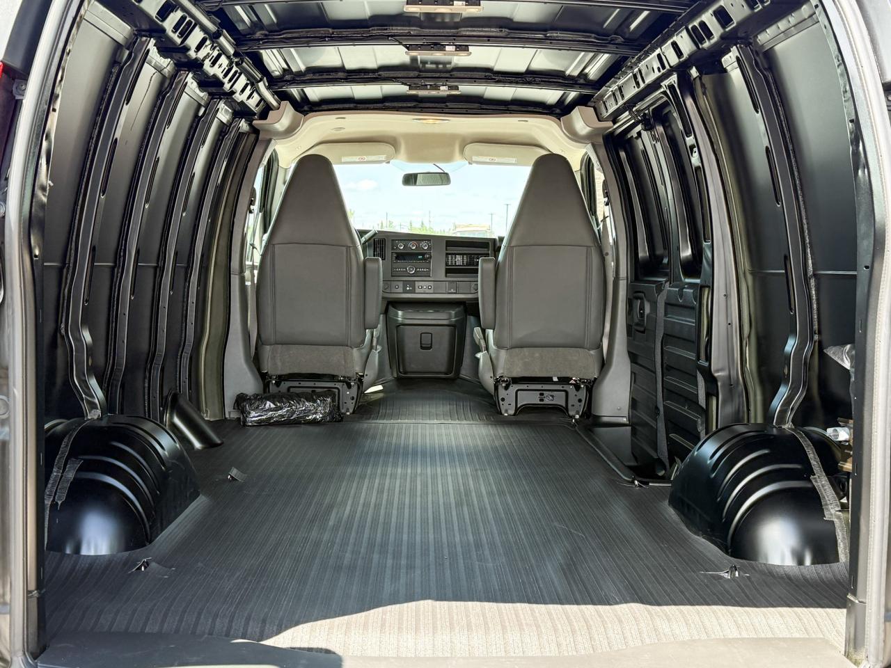 2025 GMC Savana 2500 Work Van 4.3L V6, REMOTE START/ENTRY, POWER DRIVER SEAT, AIR CONDITIONING, CRUISE CONTROL, MP3 PLAYER, BLUETOOTH, REAR VISION CAMERA Photo